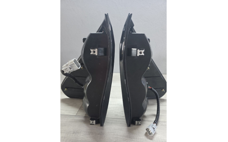 Фонари задние Toyota Hilux 2015-2020