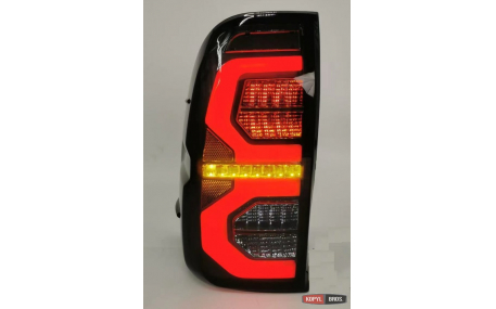 Фонари задние Toyota Hilux