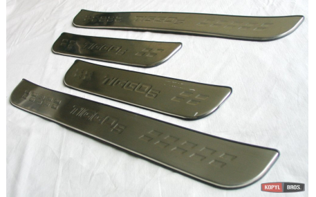 Накладки на пороги Chery Tiggo 5