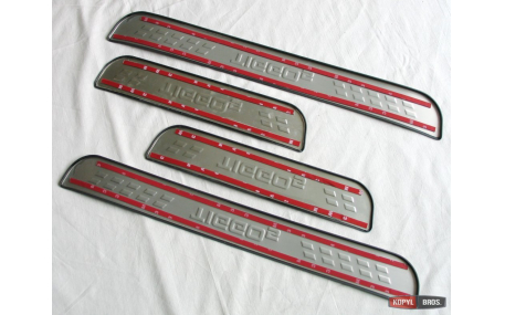 Накладки на пороги Chery Tiggo 5