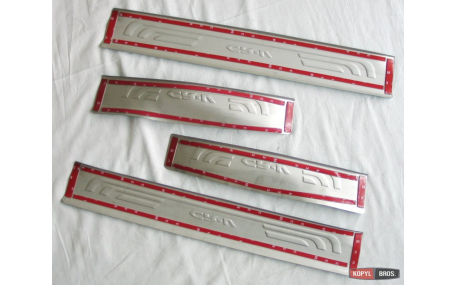 Накладки на пороги Honda CR-V