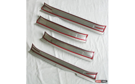 Накладки на пороги Lexus RX