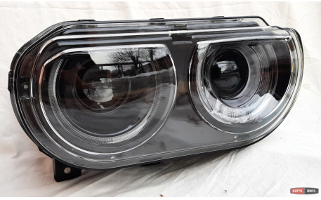 Фары передние Dodge Challenger