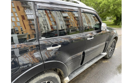 Дефлекторы окон Mitsubishi Pajero Wagon