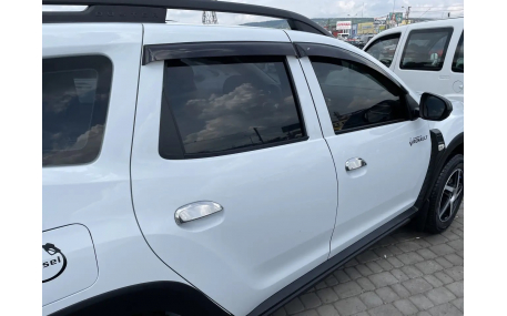 Дефлекторы окон Renault Duster