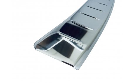 Накладка на задний бампер Opel Zafira C