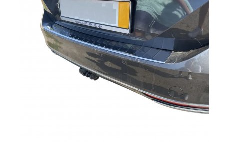 Накладка на задний бампер Volkswagen Passat B8