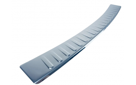 Накладка на задний бампер Toyota Auris