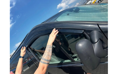 Дефлекторы окон Opel Vivaro