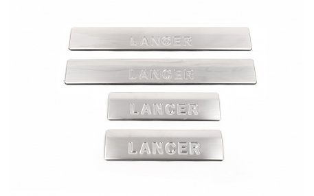 Накладки на пороги Mitsubishi Lancer X