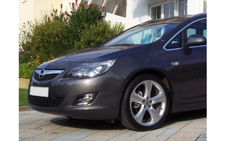 Накладка передняя Opel Astra J 2009-2012