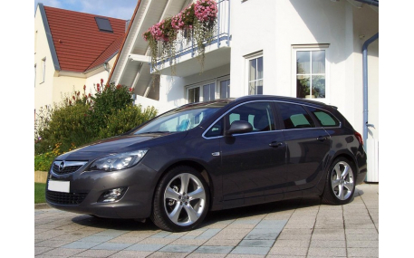 Накладка передняя Opel Astra J 2009-2012