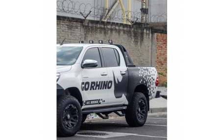 Подножки Toyota Hilux