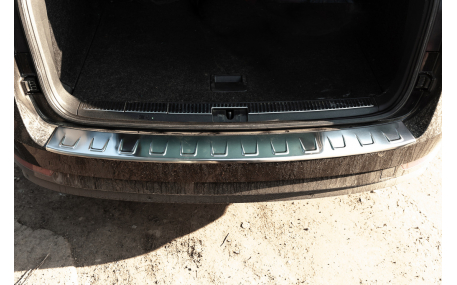 Накладка на задний бампер Skoda Superb