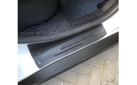 Накладка на пороги Renault Duster
