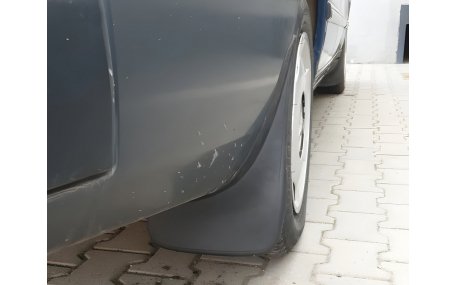 Брызговики Mercedes E-сlass W124