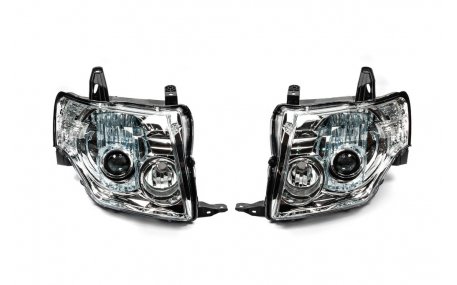 Фары передние Mitsubishi Pajero Wagon 4