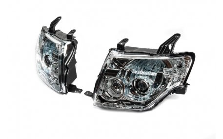 Фары передние Mitsubishi Pajero Wagon 4