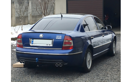 Универсальная накладка заднего бампера