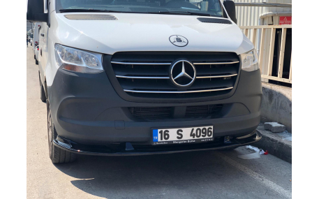 Накладка передняя Mercedes Sprinter W907