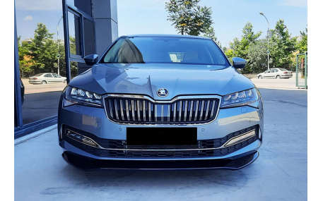 Накладка передняя Skoda Superb 2015-2019