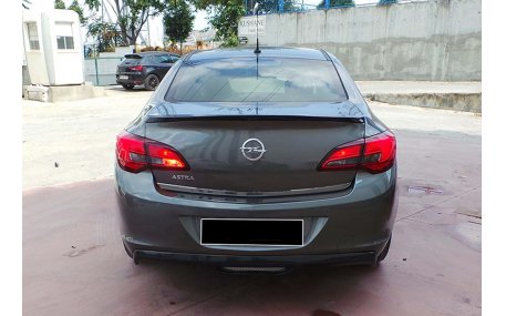 Накладка задняя Opel Astra J