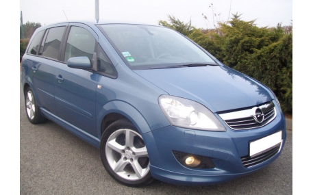 Накладка передняя Opel Zafira B 2008-2011