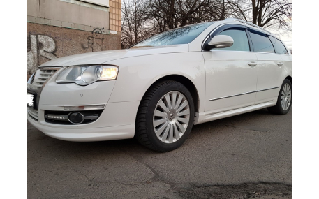 Накладка передняя Volkswagen Passat B6