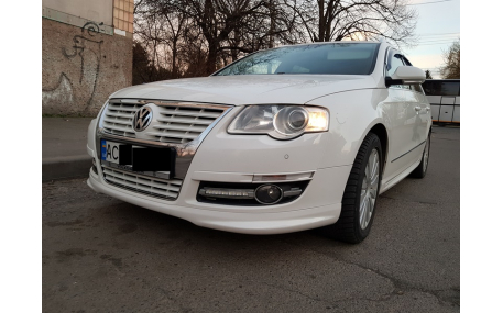 Накладка передняя Volkswagen Passat B6
