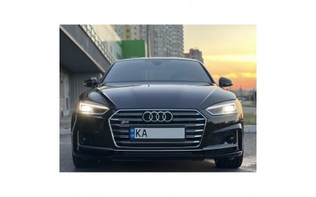 Решетка радиатора Audi A5 F5 2017-2021