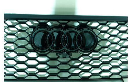Решетка радиатора Audi Q7