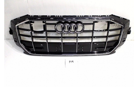 Решетка радиатора Audi Q8 2018-2023