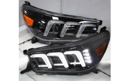 Фары передние Toyota Hilux 2015-2020