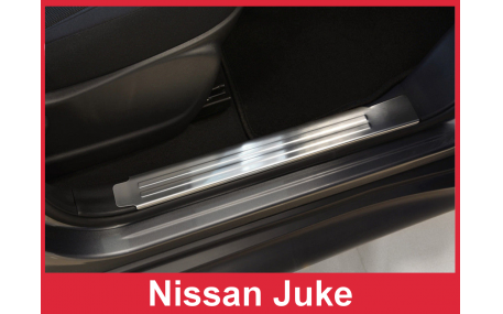 Накладки на пороги Nissan Juke