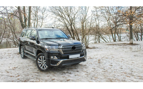 Накладка передняя Toyota Land Cruiser 200