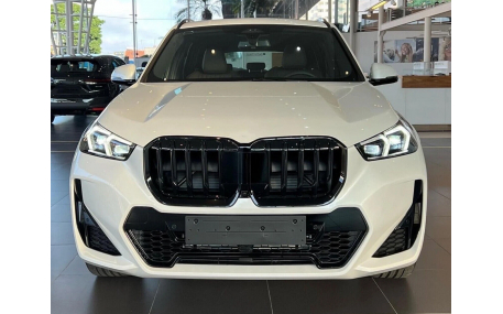 Решетка радиатора BMW X1 U11