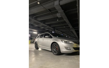Накладка передняя Opel Astra J 2012-2015