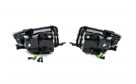 Фары передние Mitsubishi Pajero Wagon 4