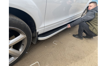 Подножки AUDI Q7