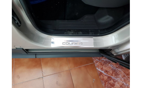 Накладки на пороги Ford Courier