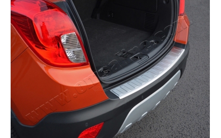 Накладка на задний бампер Chevrolet Tracker