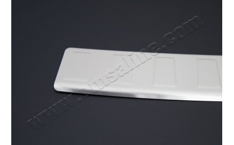 Накладка на задний бампер Chevrolet Tracker