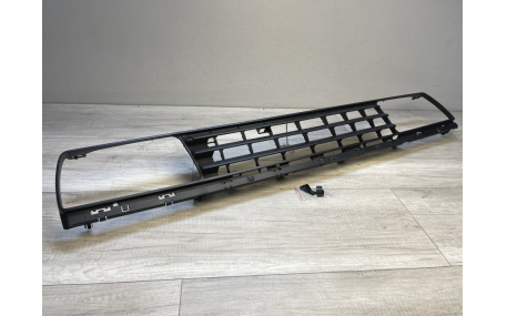 Решетка радиатора Volkswagen Jetta