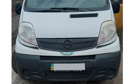 Зимняя накладка на решетку Opel Vivaro