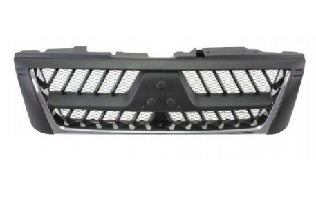 Решетка радиатора Mitsubishi Pajero 3