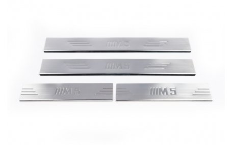 Накладки на пороги BMW E34