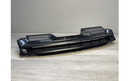 Решетка радиатора Volkswagen Golf 5
