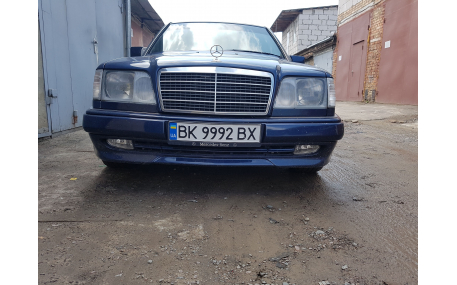 Бампер передний Mercedes E-class W124