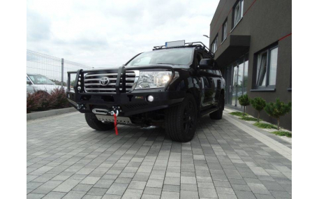 Бампер передний Toyota Land Cruiser 200