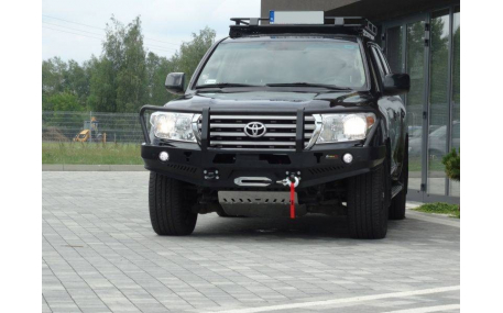 Бампер передний Toyota Land Cruiser 200